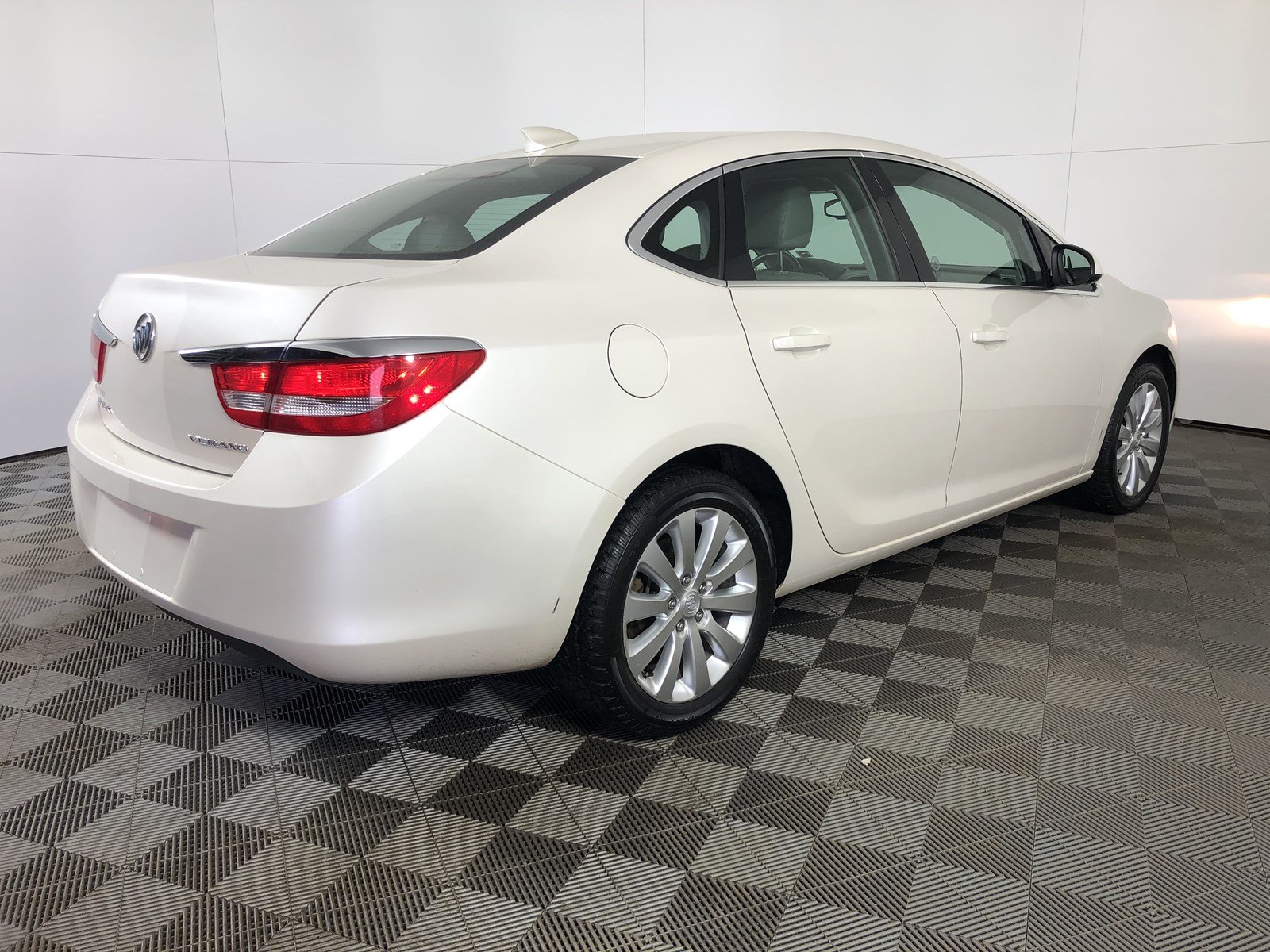 Certified Pre-Owned 2015 Buick Verano $115 BI WEEKLY O.A.C FWD 4dr Car