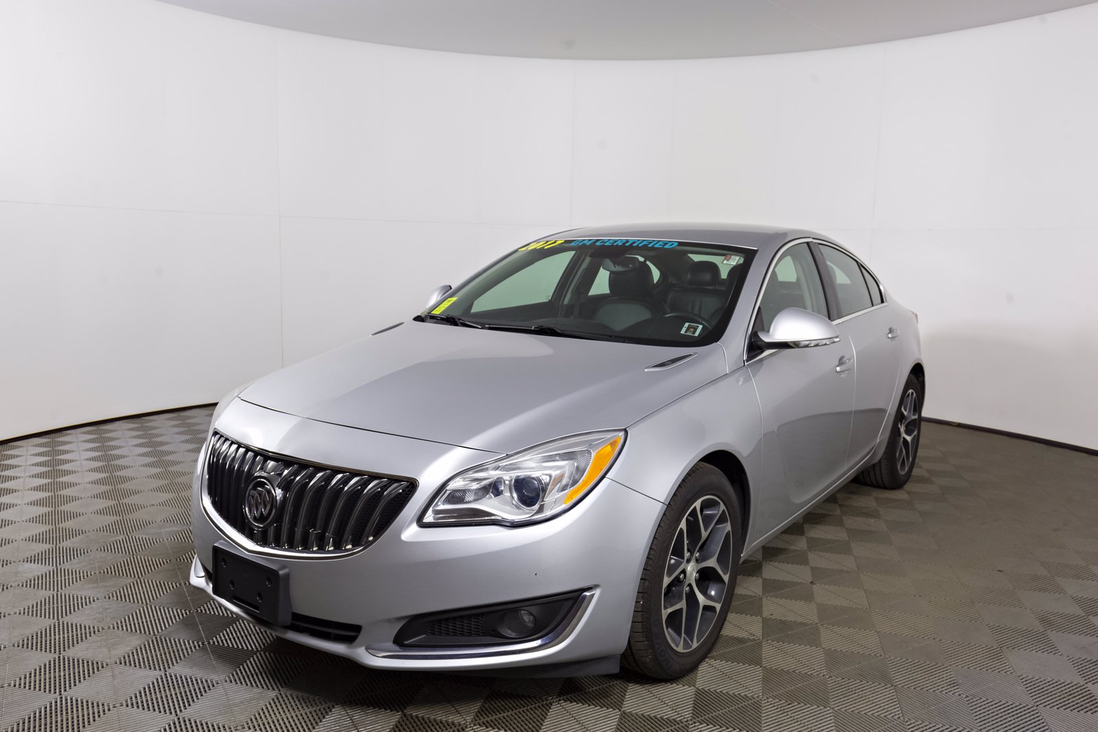 Certified Pre-Owned 2017 Buick Regal $137 BI WEEKLY O.A.C FWD 4dr Car